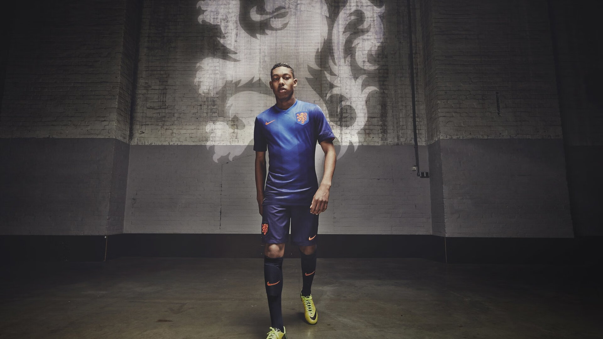 开云首页登录-欧洲杯之巅对决：战术创新引爆全场，欧洲杯晋级对战  第1张